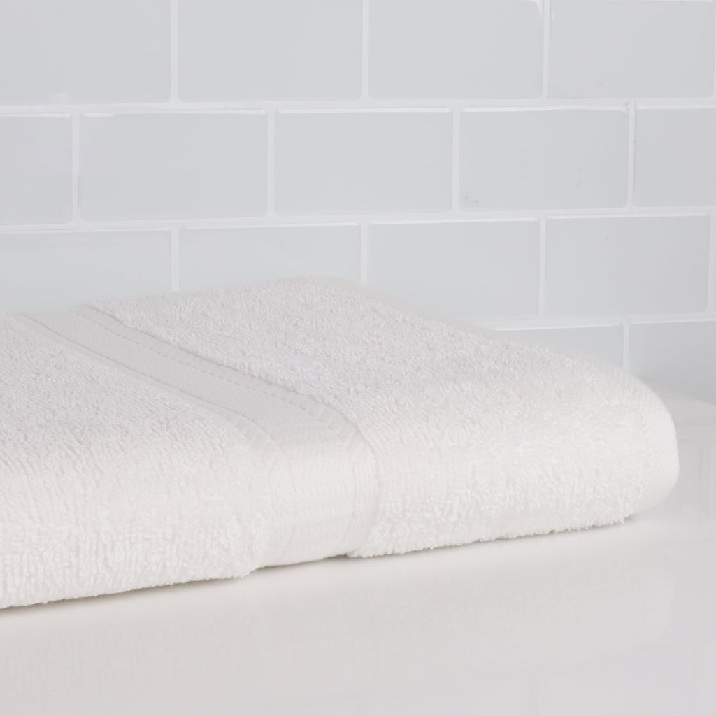 Mainstays Basic Bath Towel, Soft 100%  Cotton and Highly Absorbent Bath Towel, White